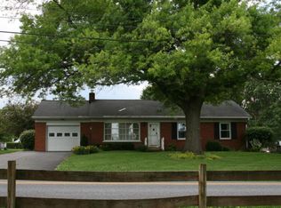 959 Ivy Dr, Lancaster, PA