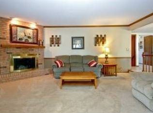605 Canyon Ln, Elgin, IL