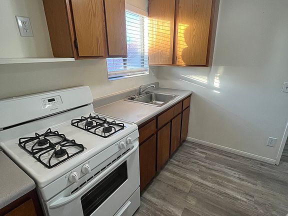 2nd image of 332 W 29th St #1/2