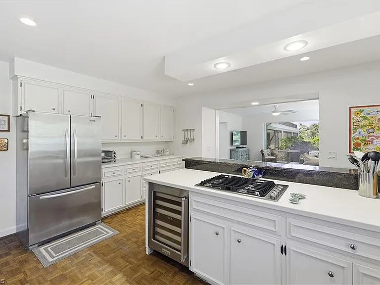 2700 Lantern Ln — Photo 40