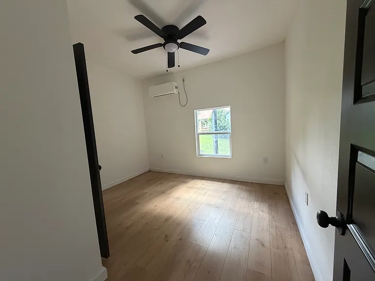 1230 E Davis Ave — Photo 10