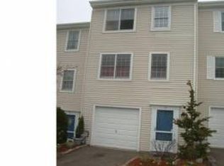 17 Summit Cmns, Derby, CT 06418