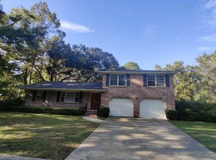 881 Long Point Rd, Mount Pleasant, SC 29464