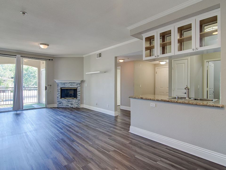 1st image of 22681 Oakgrove Unit 425