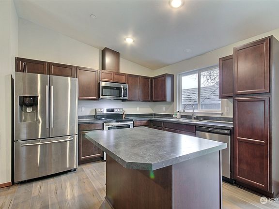 4th image of 20502 93rd Street E