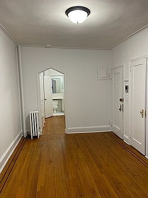 3rd image of 224 E 95th St APT 2D