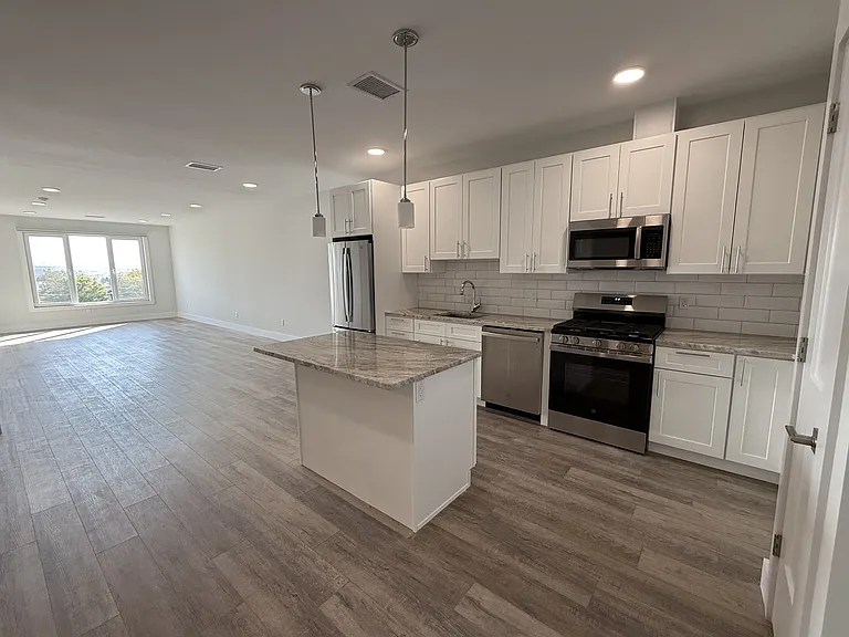 228 Park Ave — Photo 2
