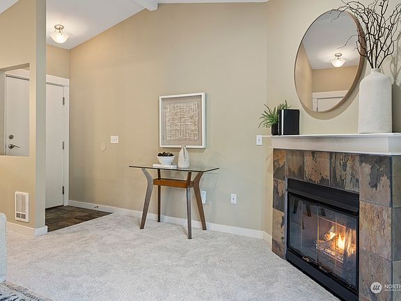 5th image of 25025 SE Klahanie Boulevard #L305