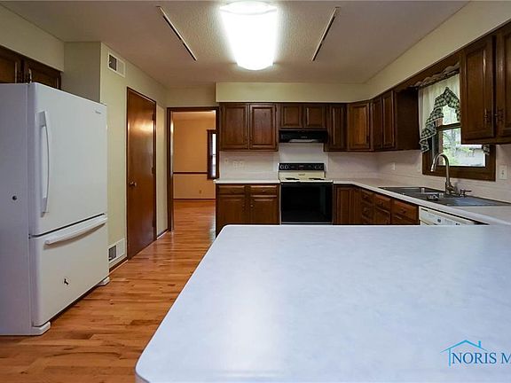 5th image of 2619 Foxbury Ln