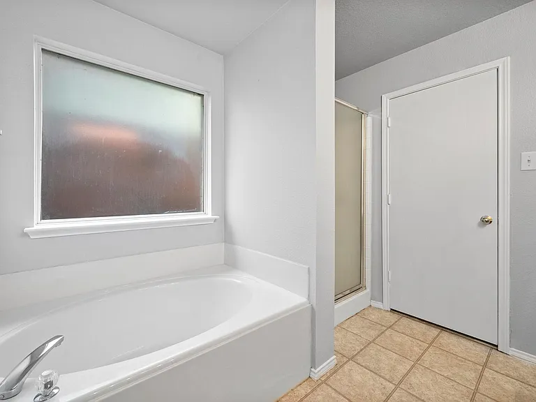 5012 Raymond Dr — Photo 12