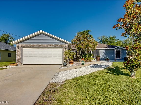4th image of 2532 SW 12th Pl