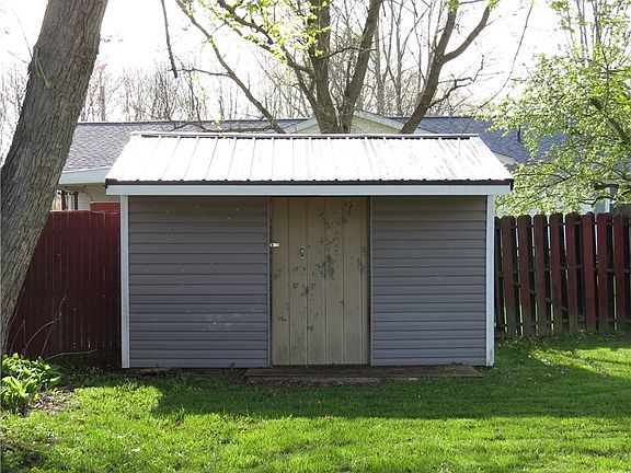 4th image of 1487 Hillcrest Dr