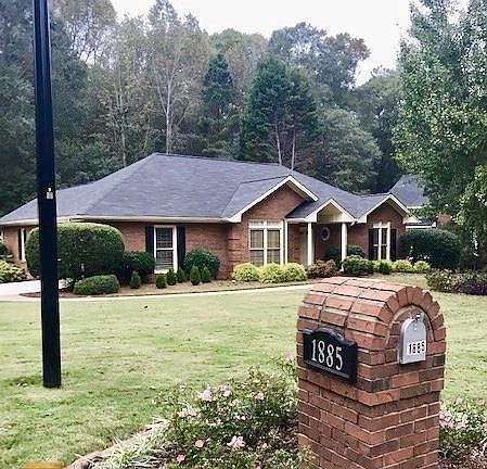2nd image of 1885 Emerald Dr