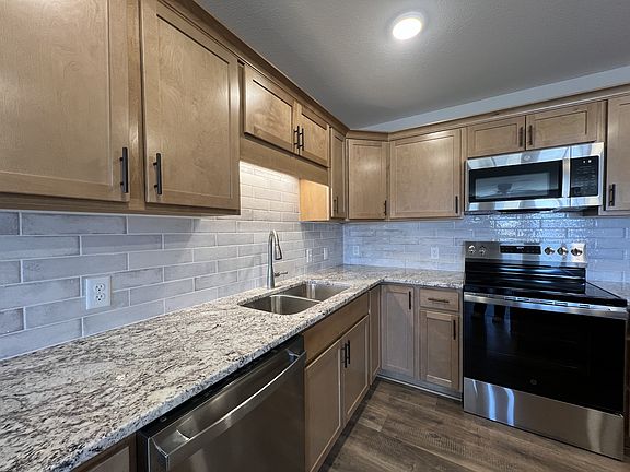 4th image of 4859 Woodland Park Dr #1