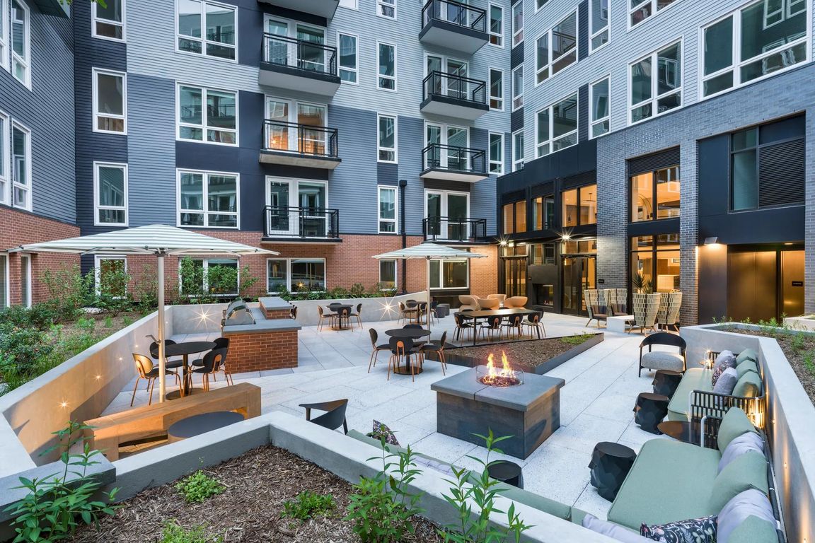 Make the most of every moment in our social courtyard_complete with fire pits, grilling stations, and cozy lounge seating for gathering day or night.