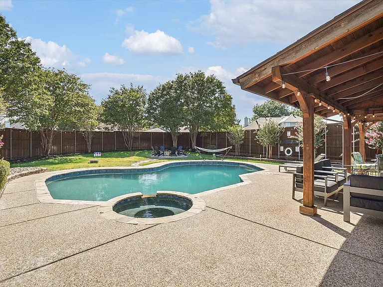 922 Blackstone Dr — Photo 39