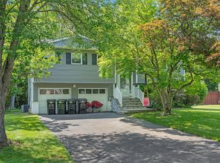 27 Dorothy Dr, Monroe, NY 10950