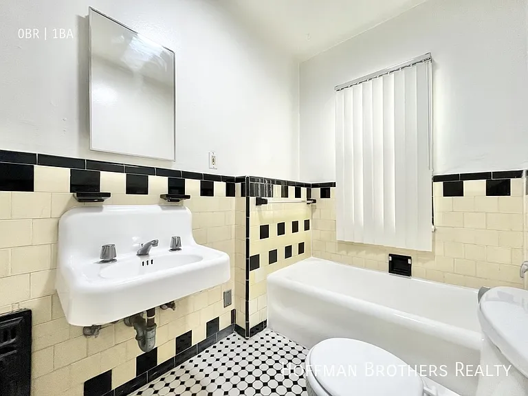 1801 N Kingsley Dr #104 — Photo 8
