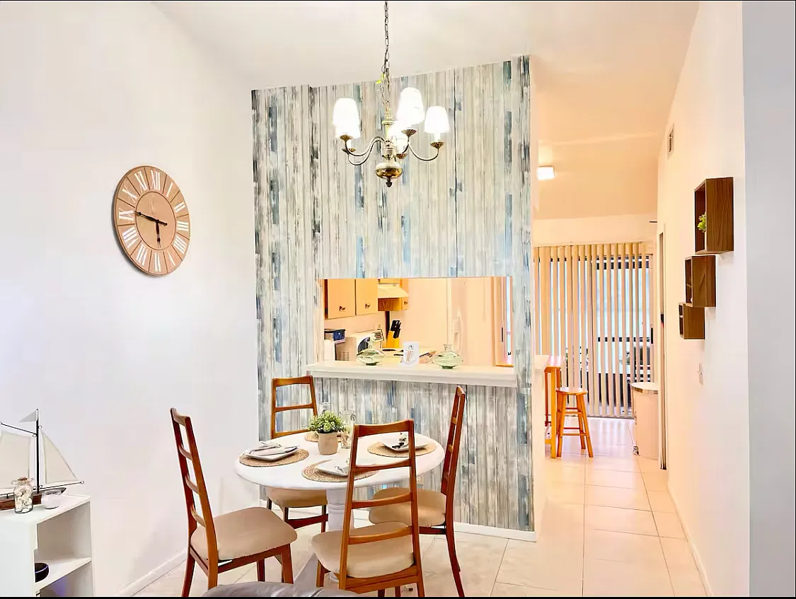 2 bed, 864 sqft, $1,900 — Photo 3