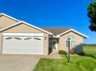 315 Scotch Pine Dr, Macomb, IL 61455