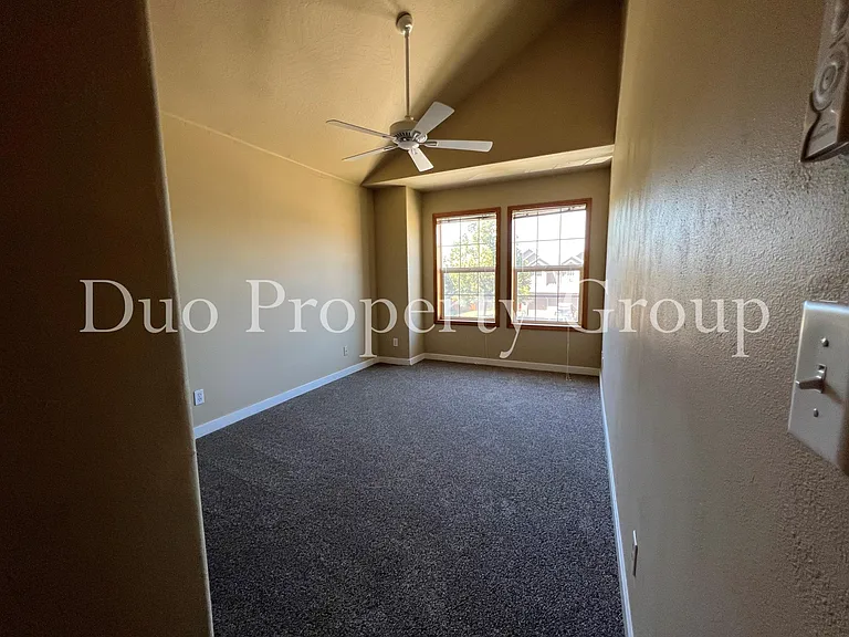 611 S 41st Ct — Photo 14
