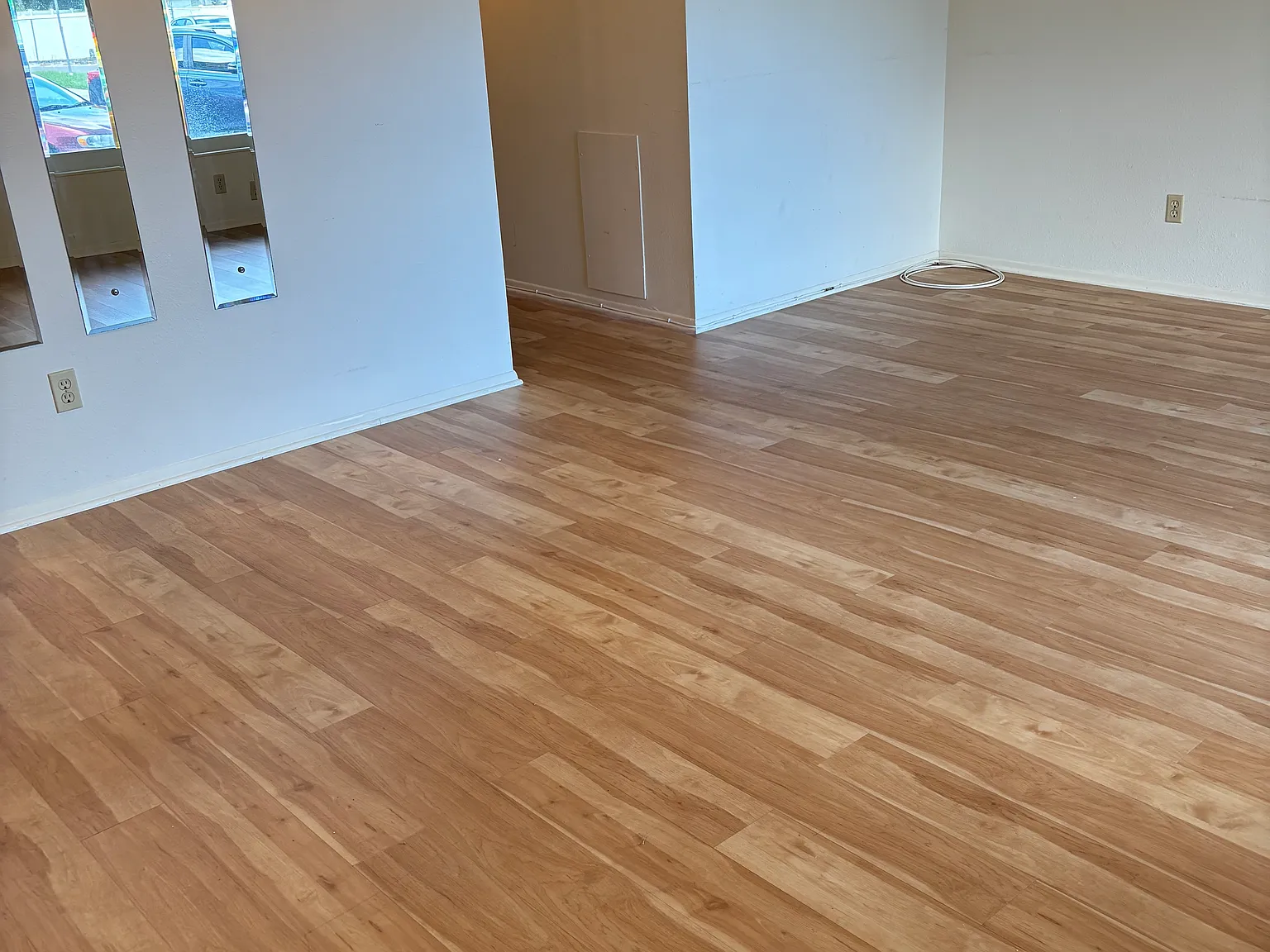 1 bed, 825 sqft, $1,400 — Photo 3