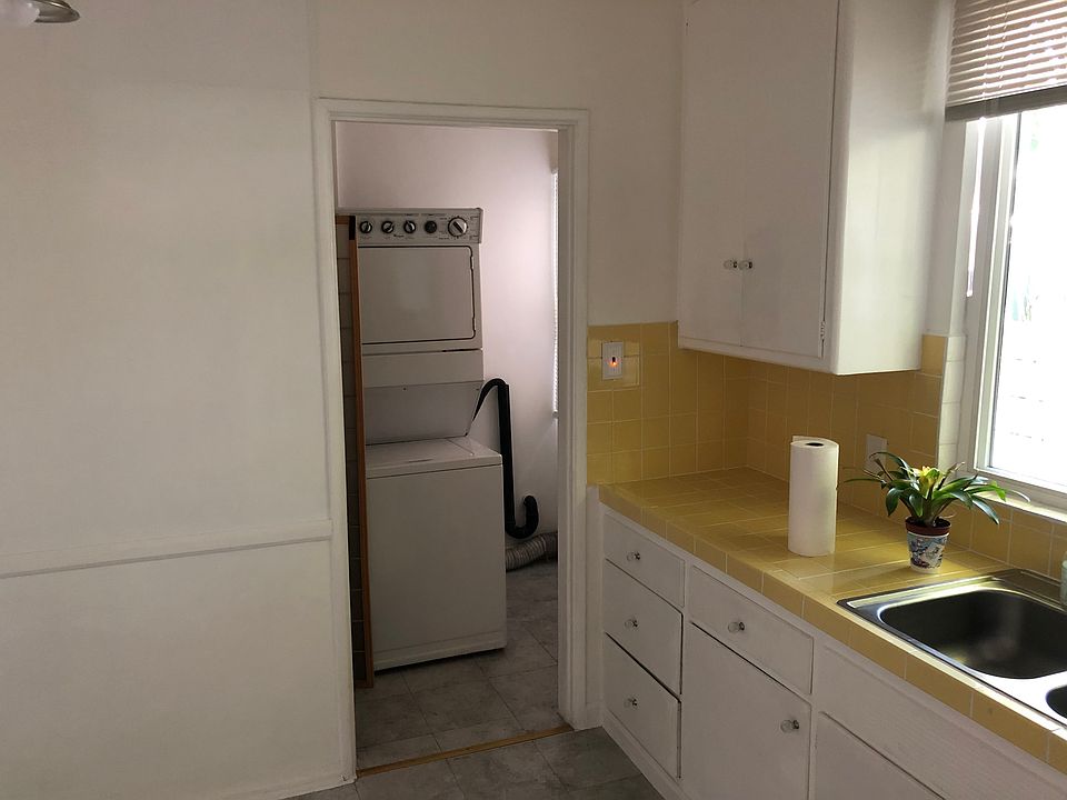 1st image of 3764 Barry Ave #3766