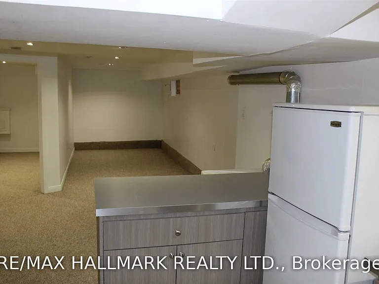 48 Strathcona Ave #BASEMENT — Photo 5