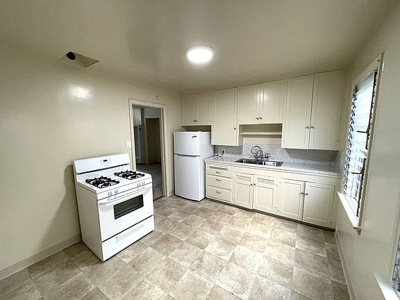 5th image of 1520 E 2nd St APT 107