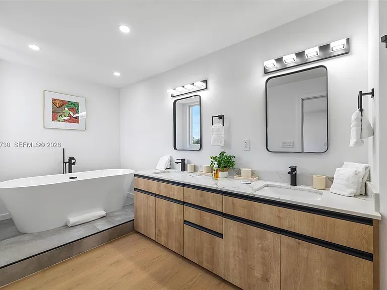 1975 Calais Dr #6 — Photo 17