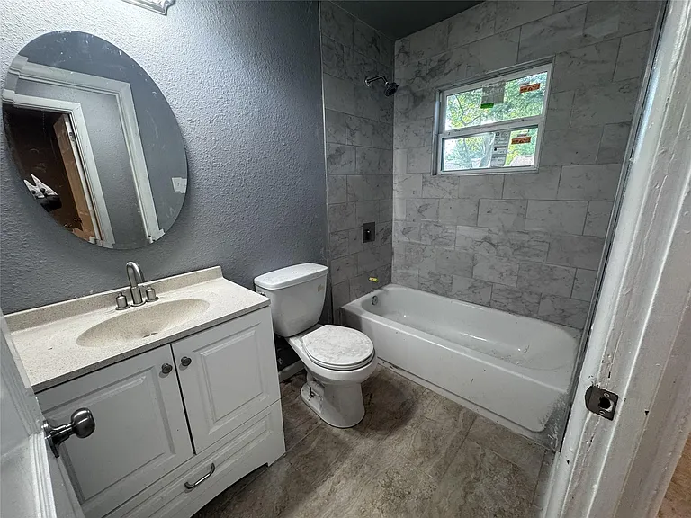 4933 Alvin St — Photo 7