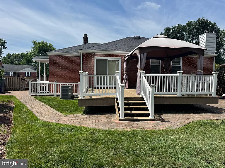 2906 Breezy Ter — Photo 91