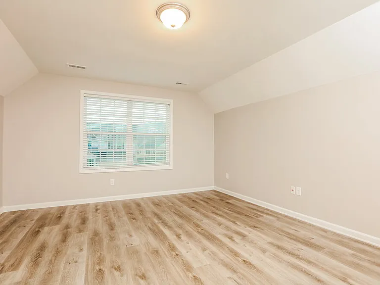 7435 Birchshire Dr — Photo 12
