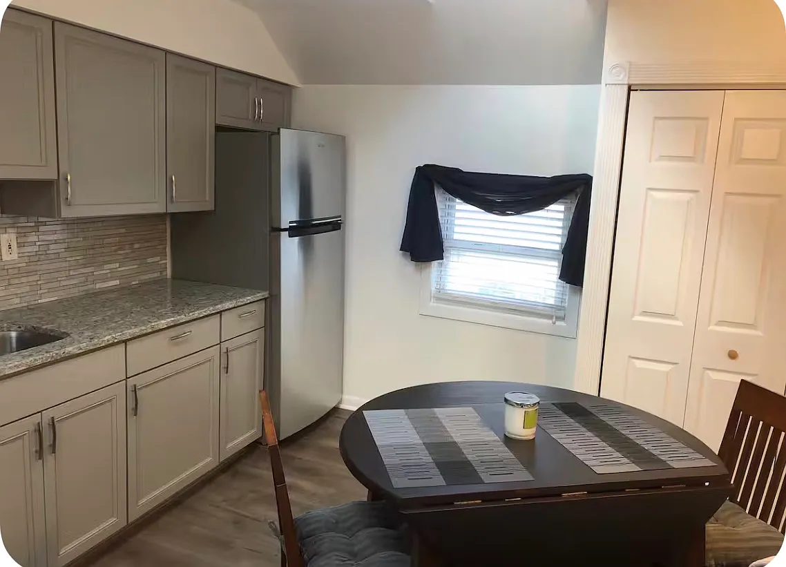 Studio, 350 sqft, $1,900 — Photo 3