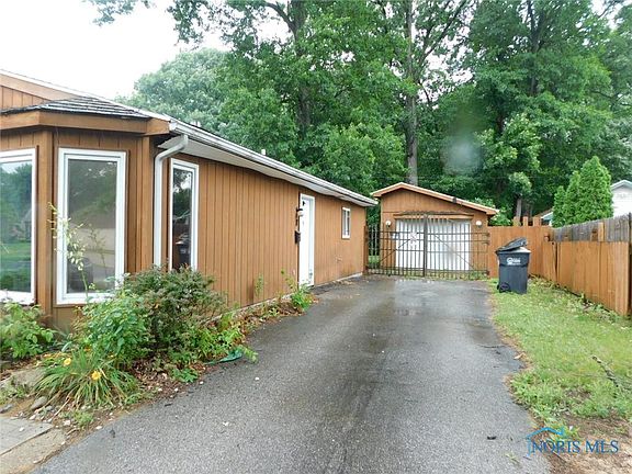 2nd image of 3854 Barstow Ave