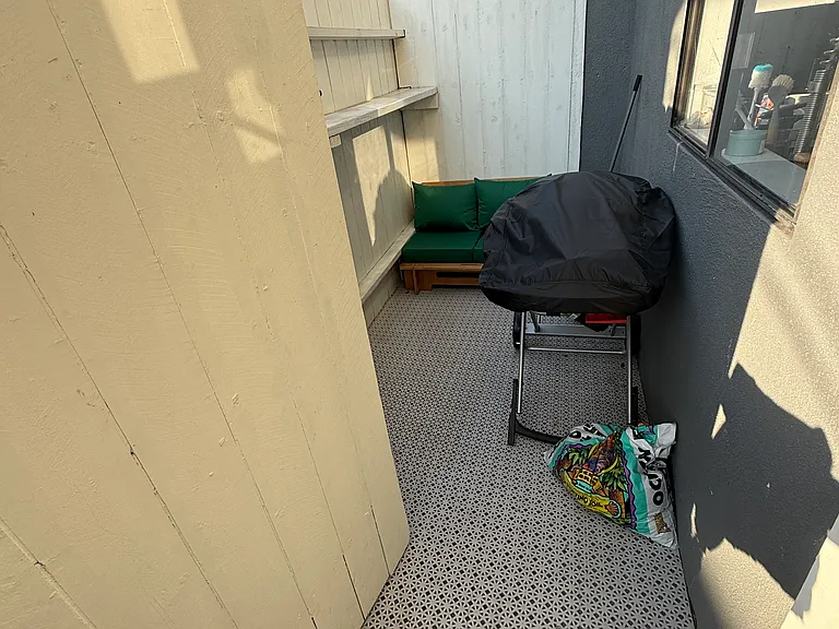 1541 Stoner Ave #5 — Photo 2
