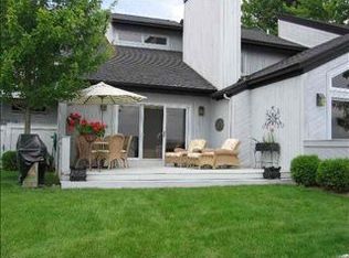 1107 Beach Rd, Harbor Springs, MI 49740