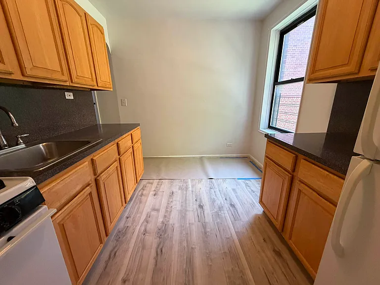 500 W 235th St #4G — Photo 4