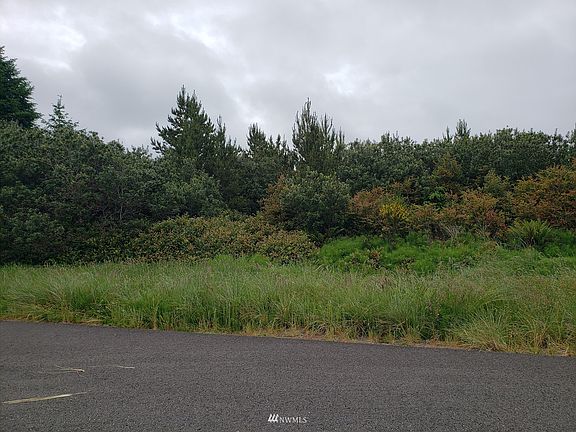 5th image of 469 Ocean Spray Street SW