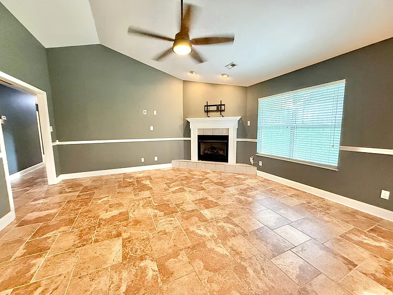1105 Mercer Dr — Photo 5