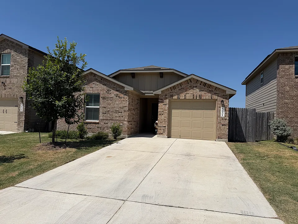 6631 Whisper Pond