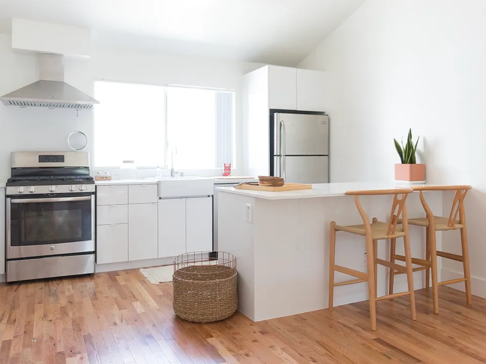 2703 Bellevue Ave #4