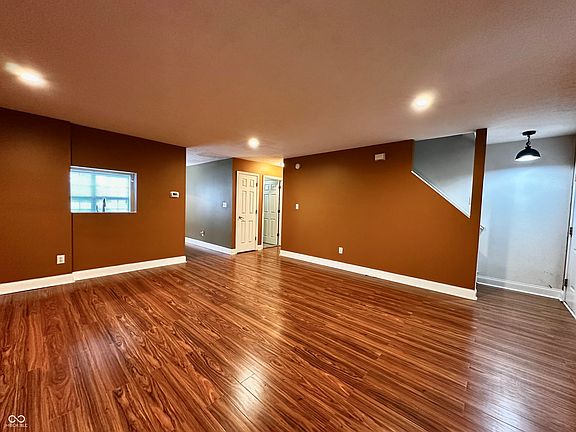 5th image of 3037 Armory Dr
