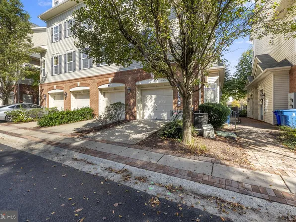 23264 Scholl Manor Way #1210, Clarksburg, MD 20871