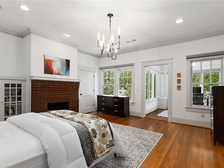 648 Cresthill Ave NE — Photo 27