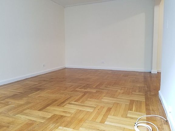 2nd image of 140 Van Cortlandt Ave W APT 3A
