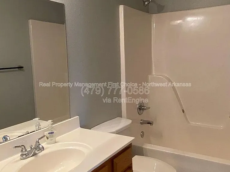 320 Beasley Dr — Photo 8