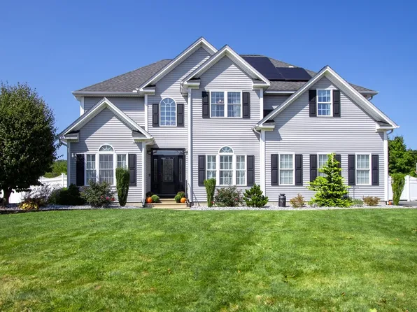 127 Coyote Cres, Feeding Hills, MA 01030