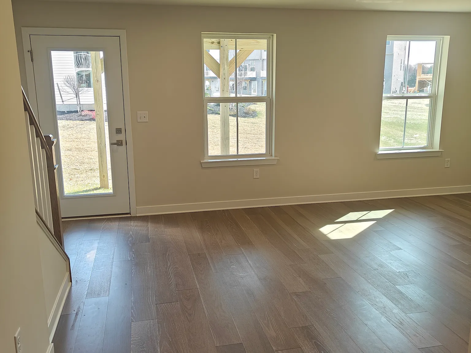 108 S Durham Dr — Photo 3