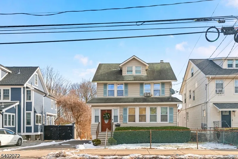 10 Harrison Ave photo 1